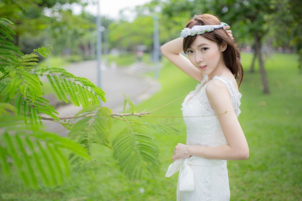 悠然船上品茶香，杭州湿地公园别样风情